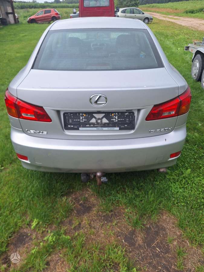 Lexus IS 220