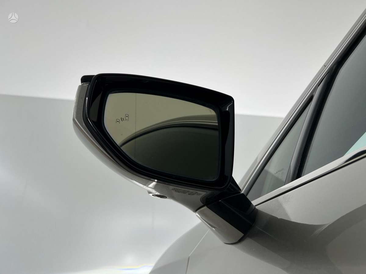 Lexus UX 300e, hečbekas