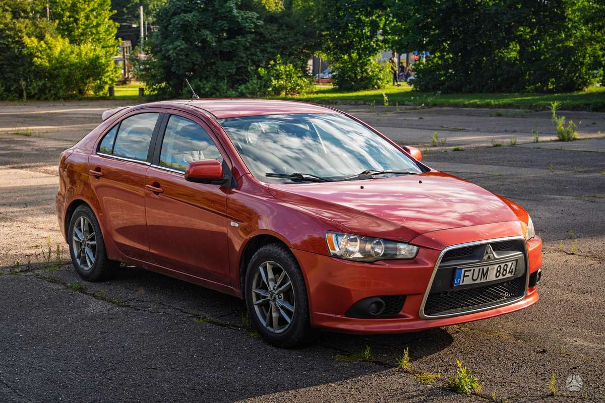 Mitsubishi Lancer, 1.8 l., Хэтчбек