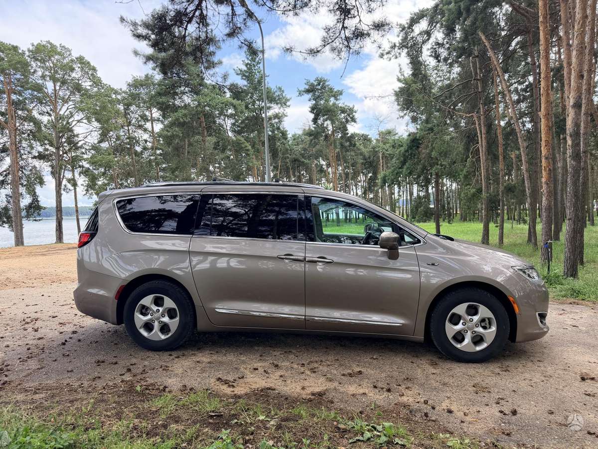 Chrysler Pacifica, 3.6 l., Минивэн