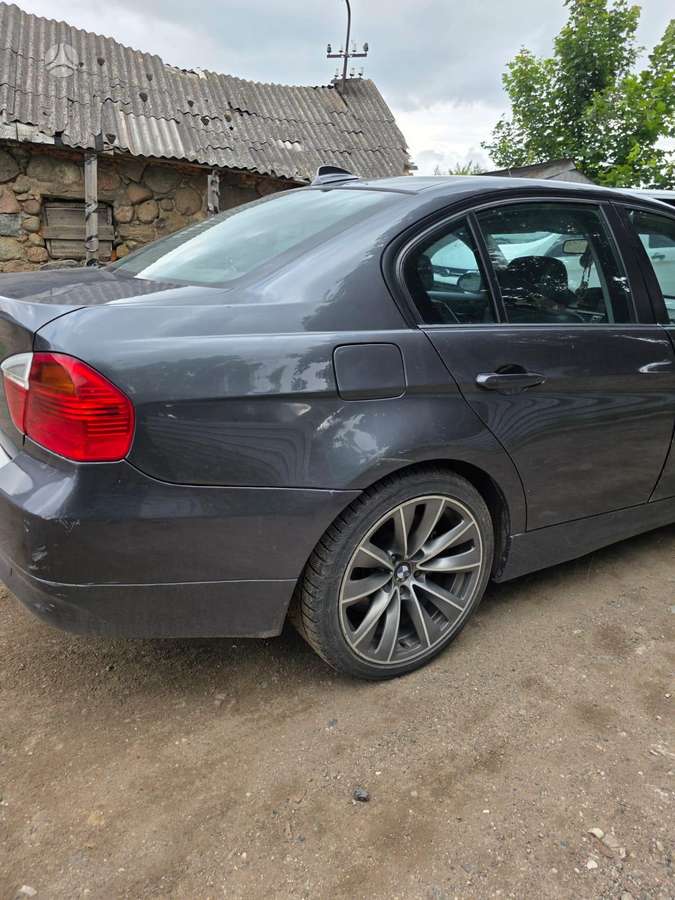 BMW 330 rezerves daļās