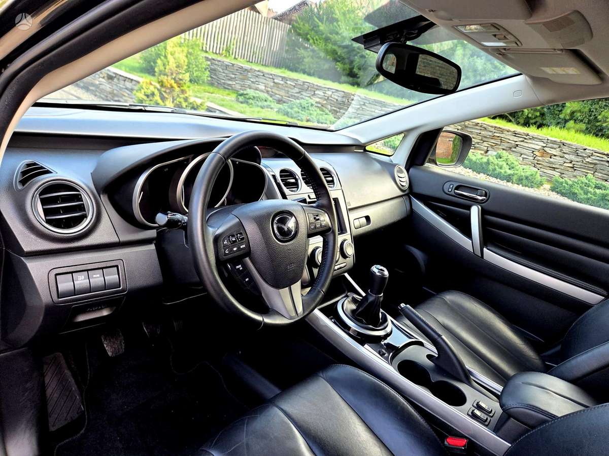 Mazda CX-7, 2.2 l., off-road / crossover