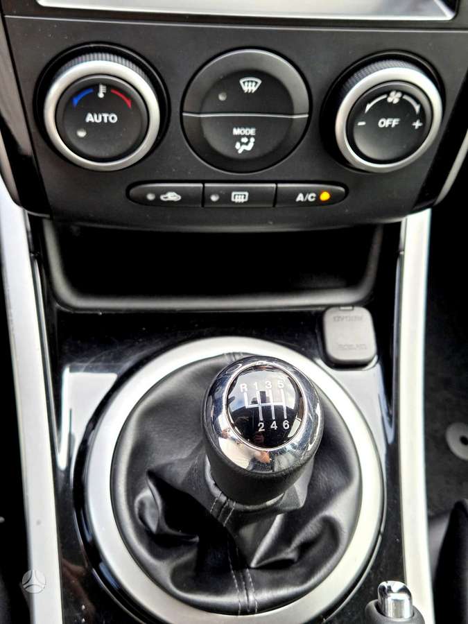 Mazda CX-7, 2.2 l., off-road / crossover