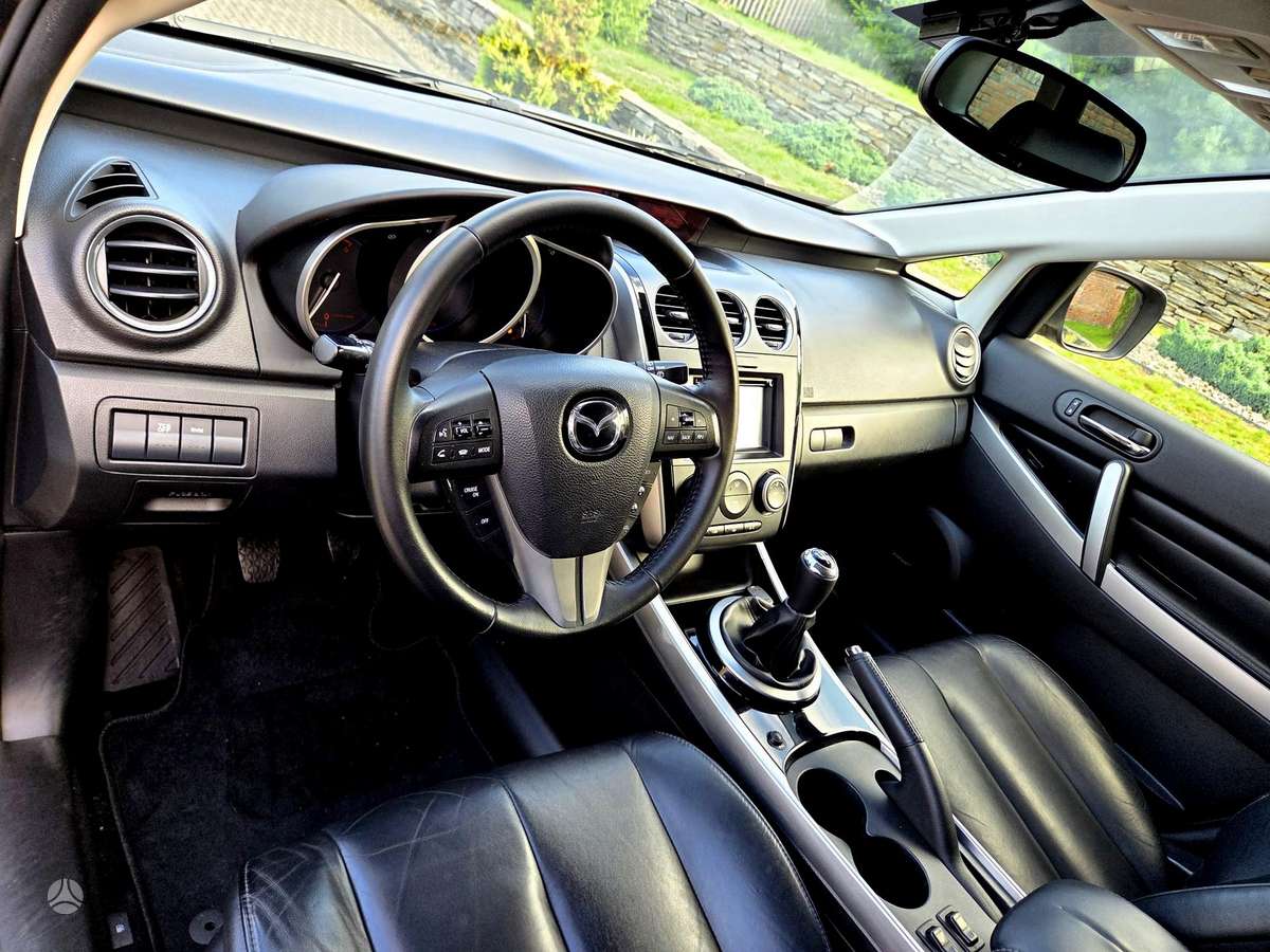 Mazda CX-7, 2.2 l., off-road / crossover