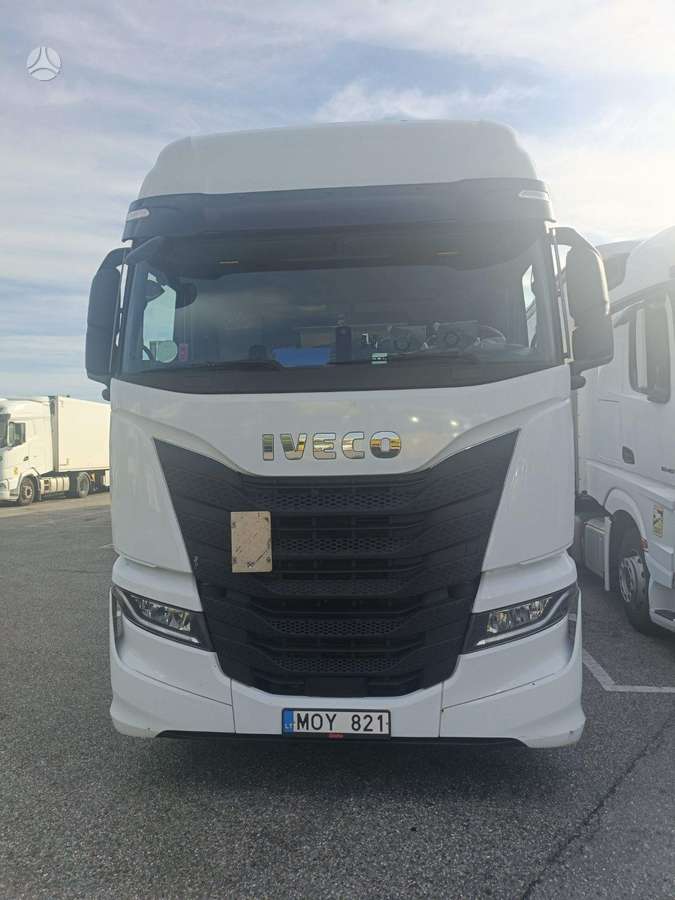 Iveco 490, 2 guļamvietas