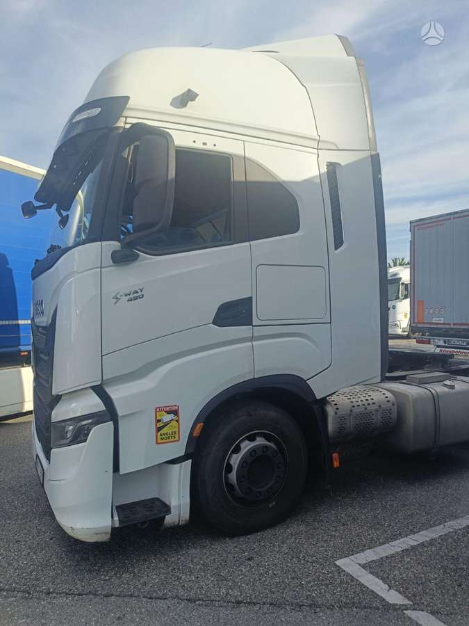 Iveco 490, 2 guļamvietas