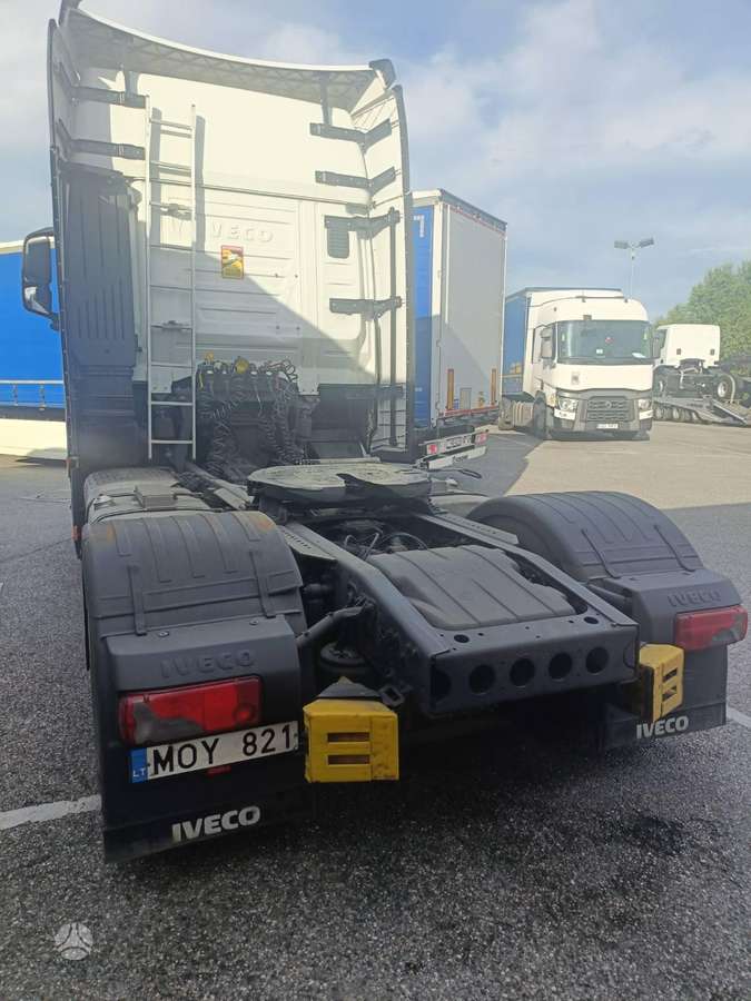 Iveco 490, 2 спальных места