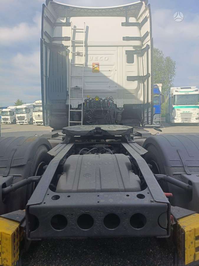 Iveco 490, 2 guļamvietas