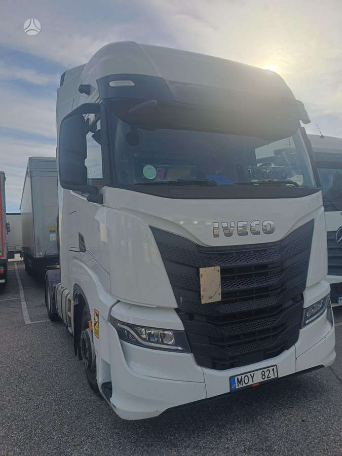 Iveco 490, 2 guļamvietas