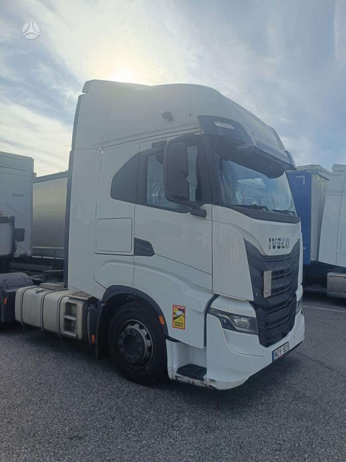 Iveco 490, 2 guļamvietas