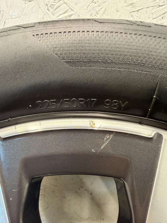BMW 3, lengvojo lydinio, R17