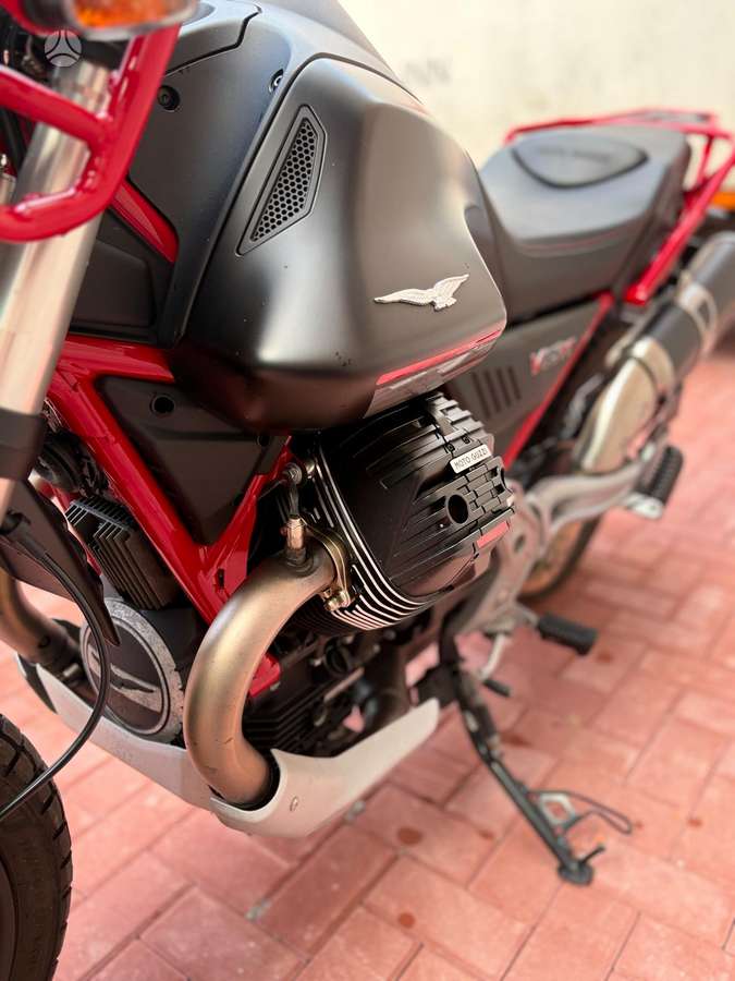 Moto Guzzi V85 TT  850cc, эндуро / adventure