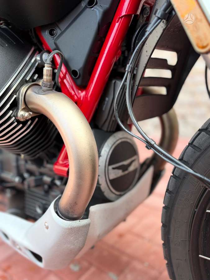 Moto Guzzi V85 TT  850cc, эндуро / adventure