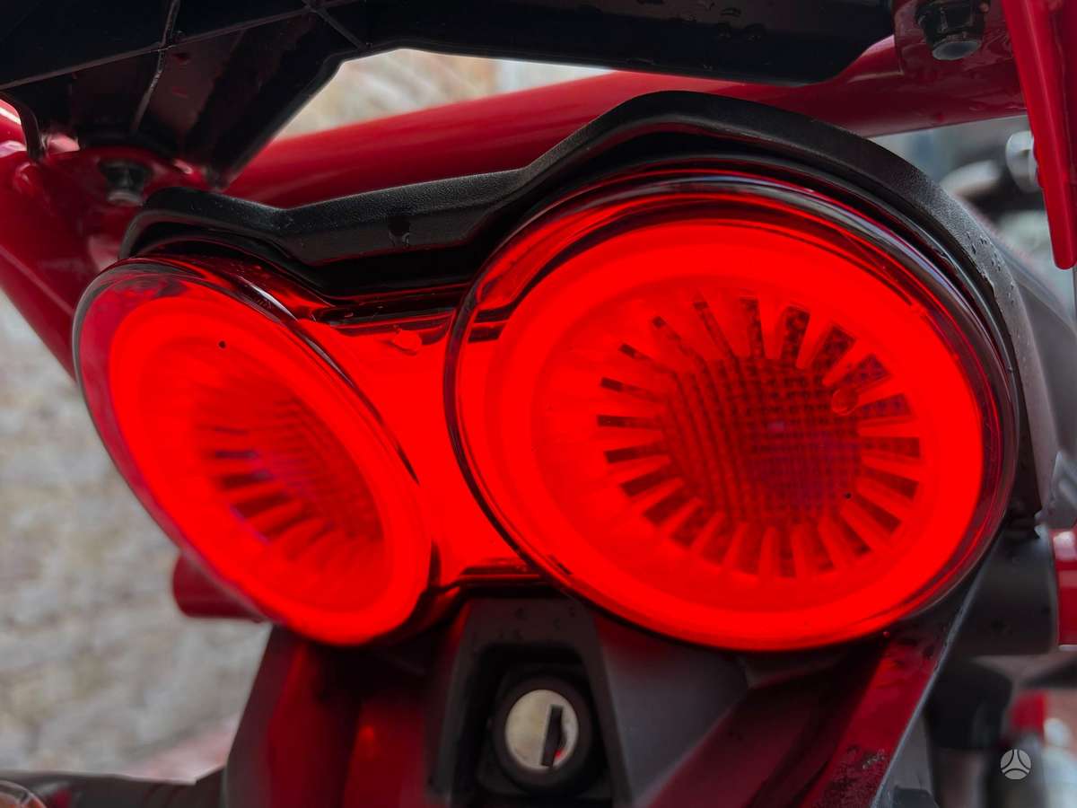 Moto Guzzi V85 TT  850cc, эндуро / adventure