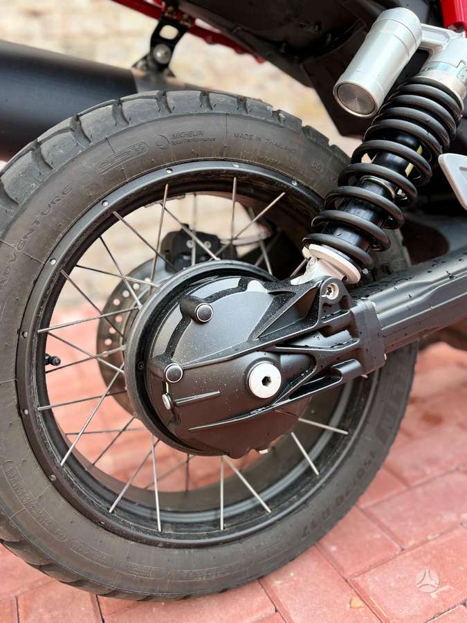 Moto Guzzi V85 TT  850cc, эндуро / adventure
