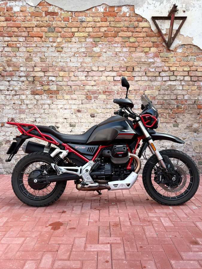 Moto Guzzi V85 TT  850cc, эндуро / adventure