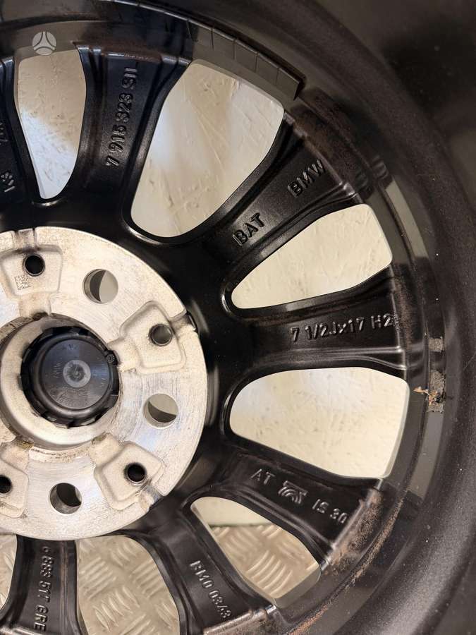 BMW 3, lengvojo lydinio, R17