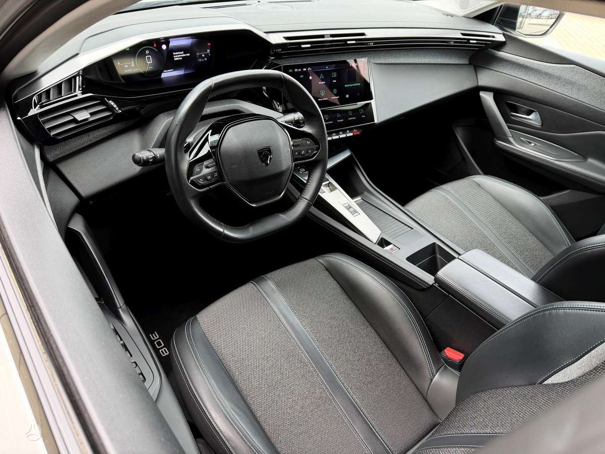 Peugeot 308, 1.2 l., hatchback
