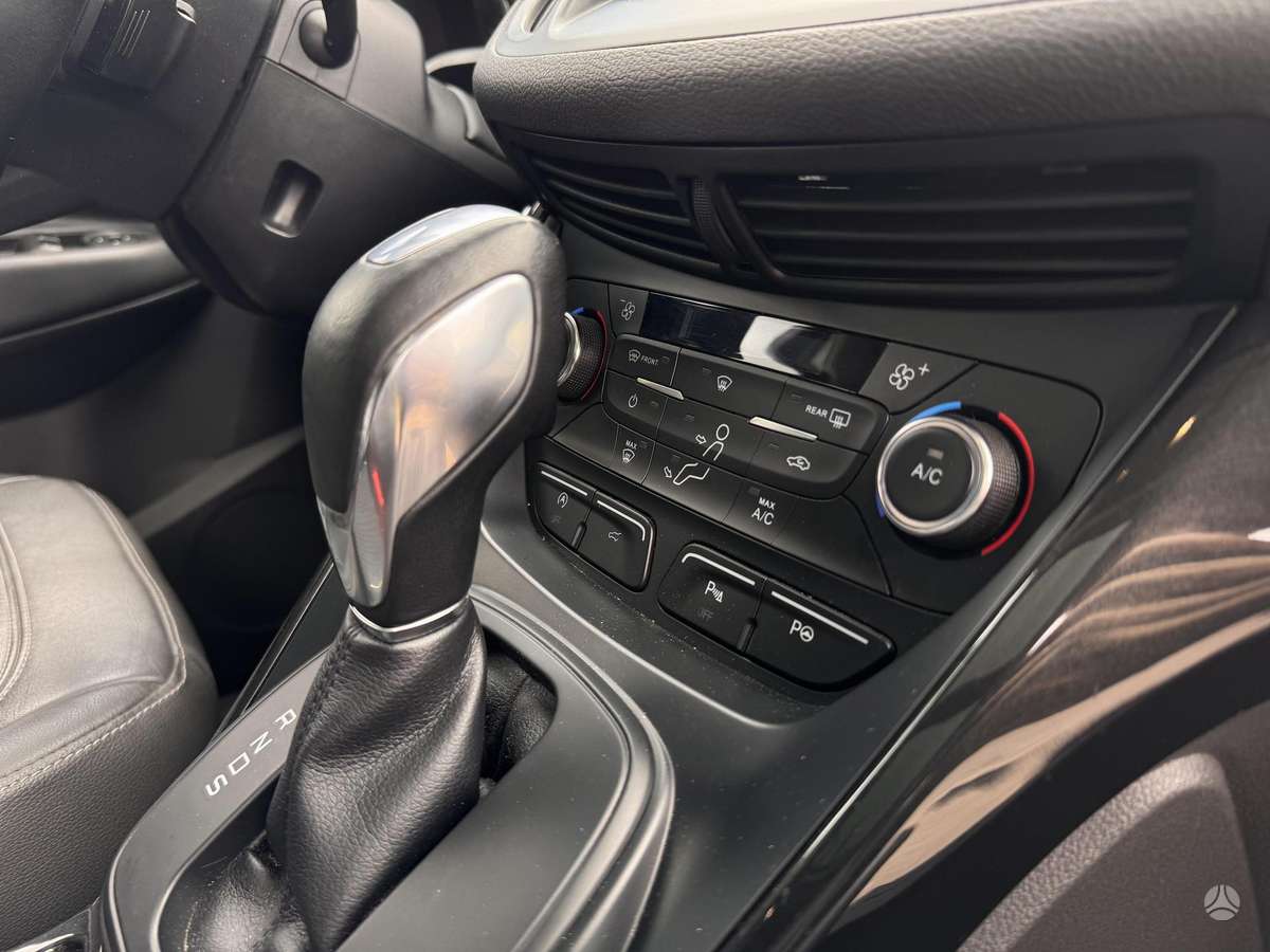 Ford Kuga, 2.0 l., off-road / crossover