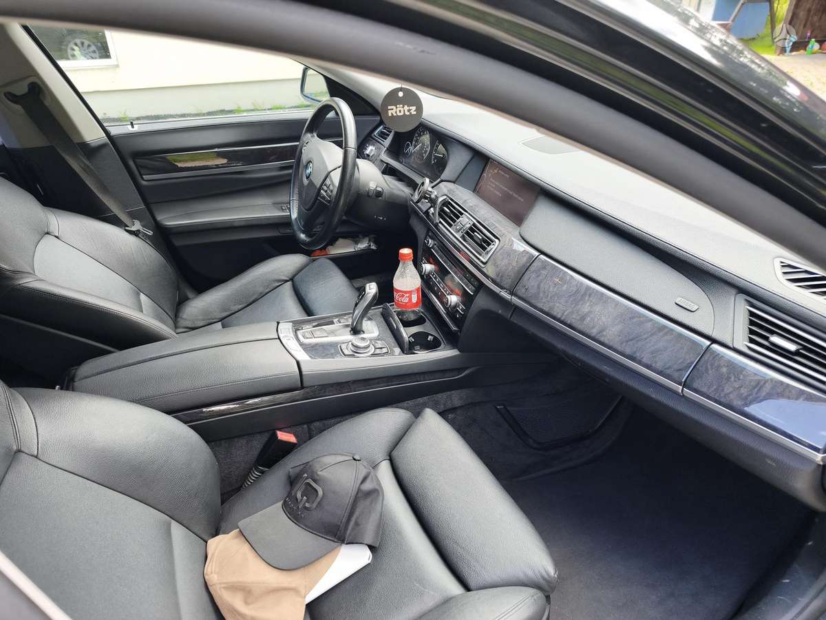 BMW 740, 3.0 l., Седан
