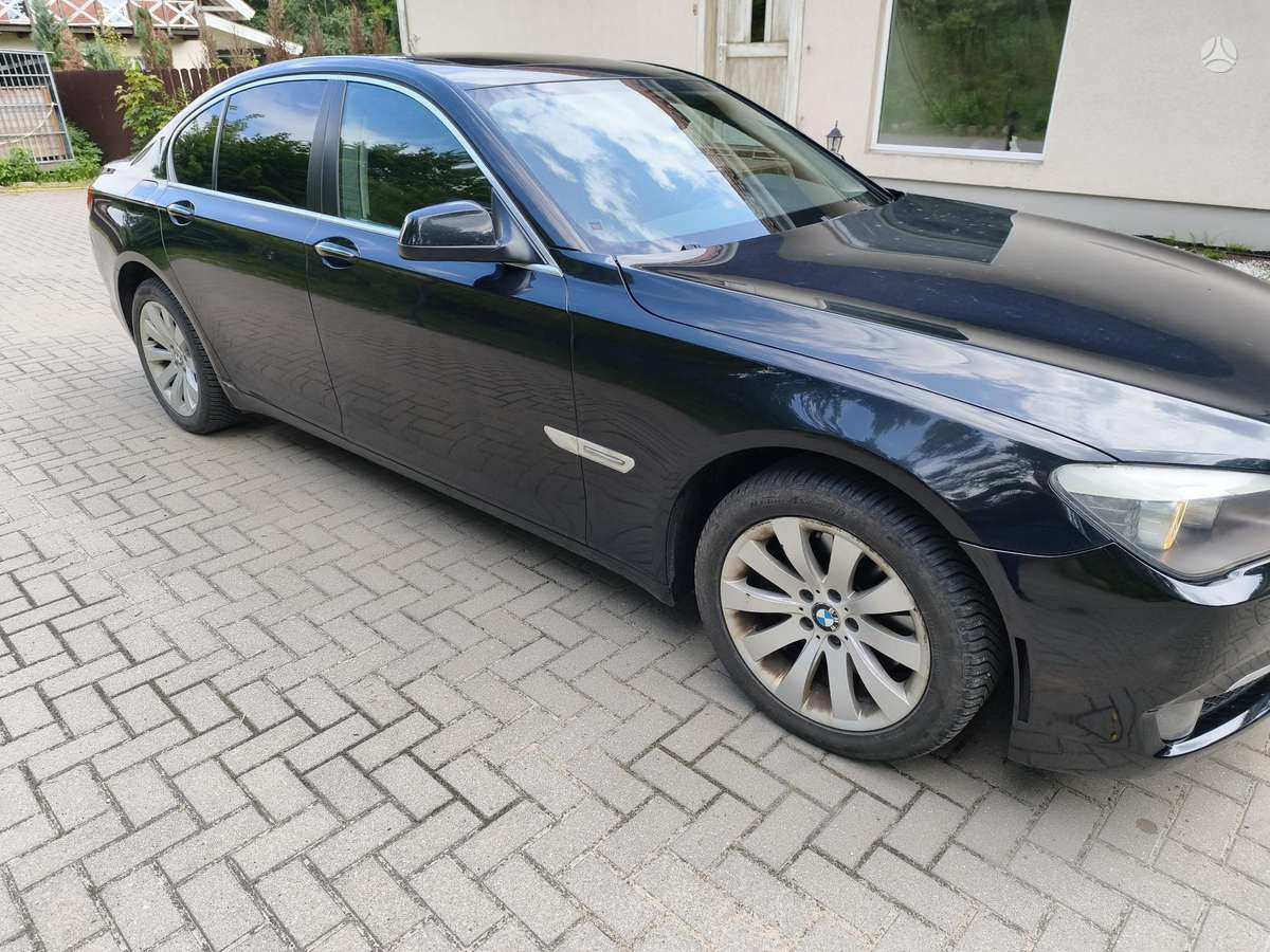 BMW 740, 3.0 l., Седан