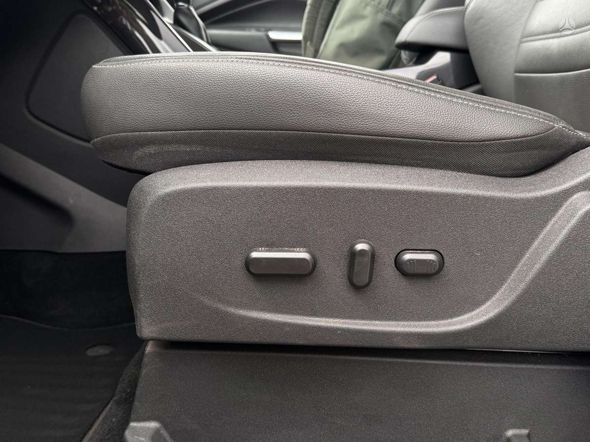 Ford Kuga, 2.0 l., off-road / crossover