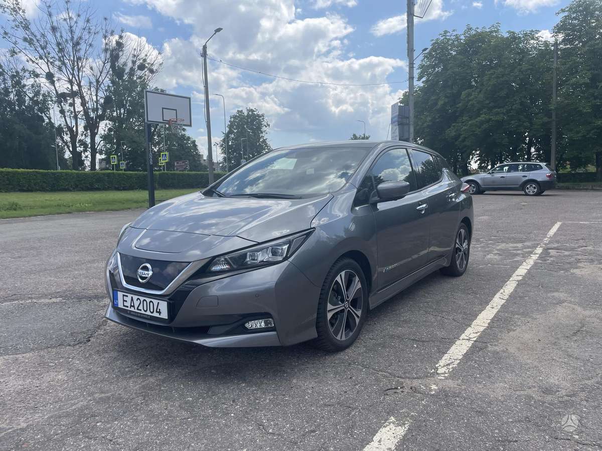 Nissan Leaf, Хэтчбек