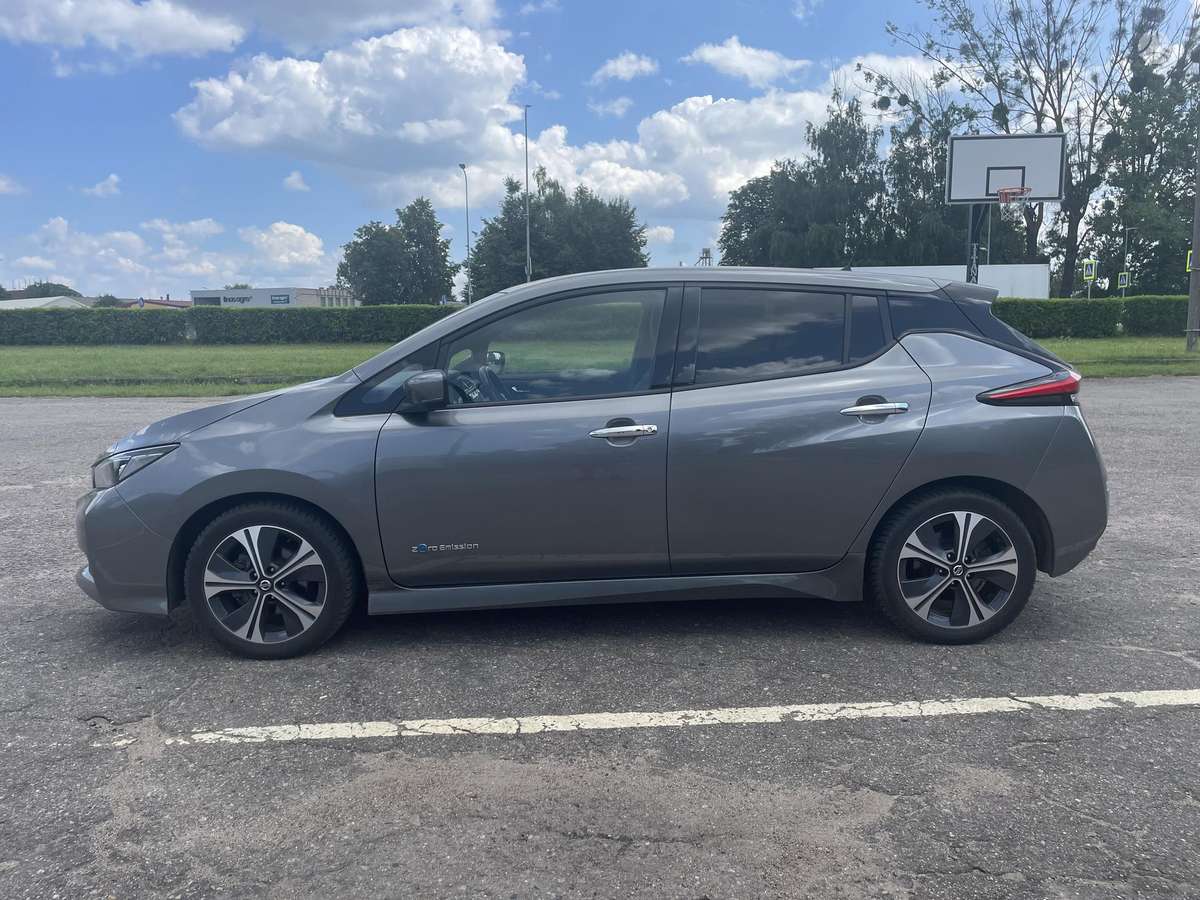 Nissan Leaf, Хэтчбек