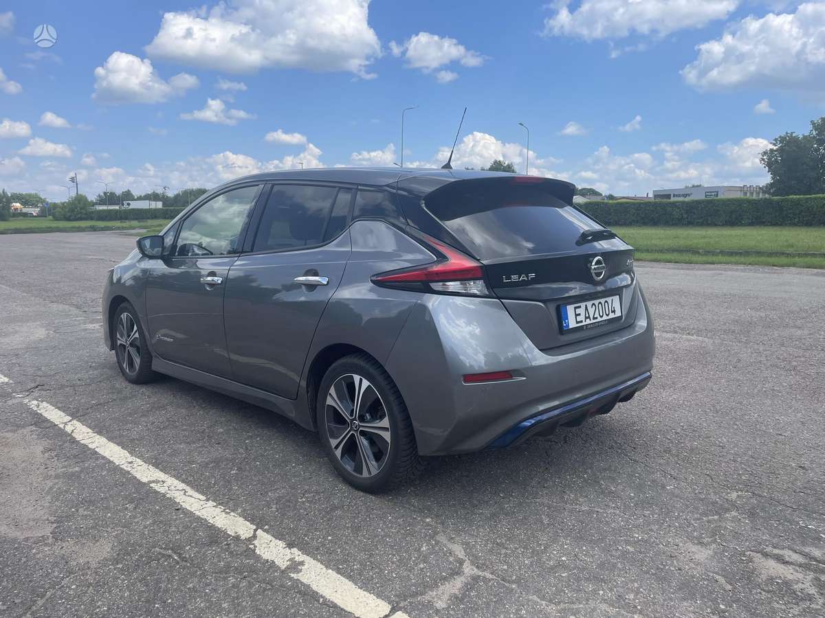 Nissan Leaf, Хэтчбек