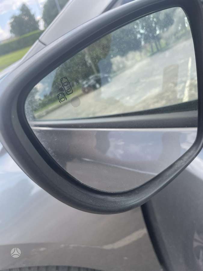 Nissan Leaf, Хэтчбек