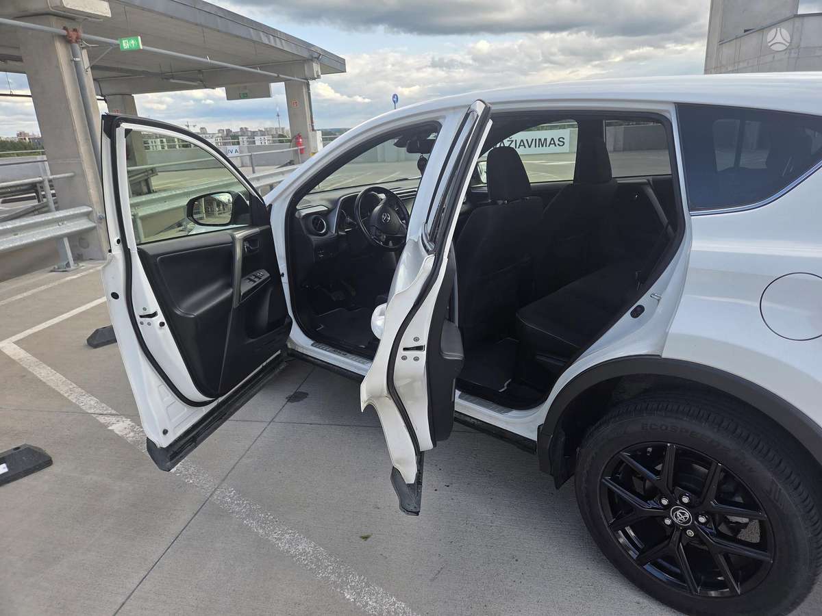 Toyota RAV4 - 7