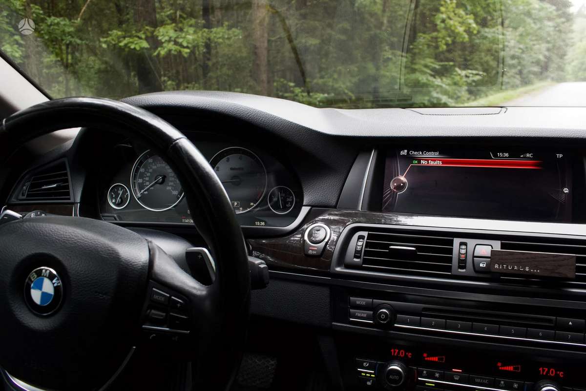 BMW 528, 2.0 l., Седан
