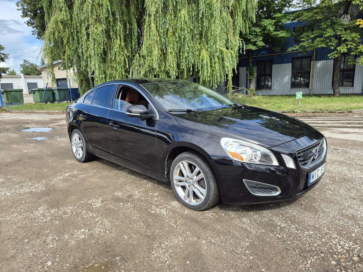 Volvo S60, 2.5 l., Седан