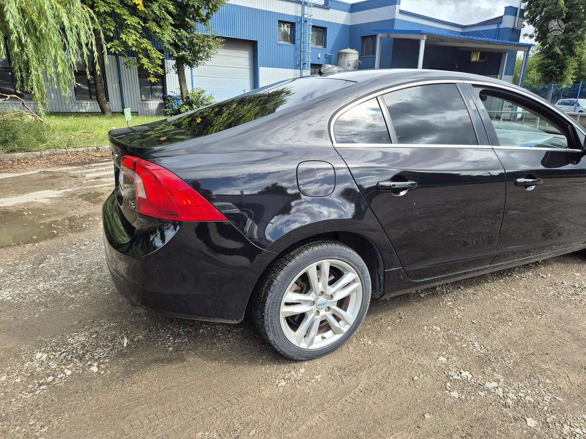 Volvo S60, 2.5 l., Седан