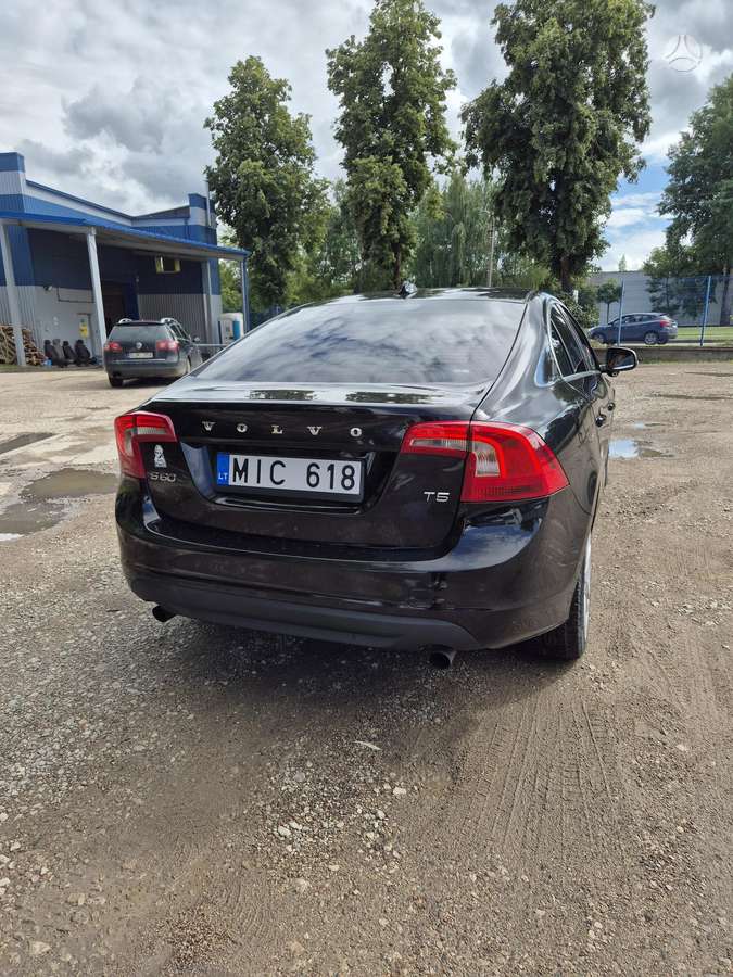 Volvo S60, 2.5 l., Седан