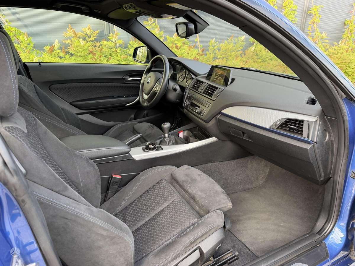 BMW 120, 2.0 l., hatchback