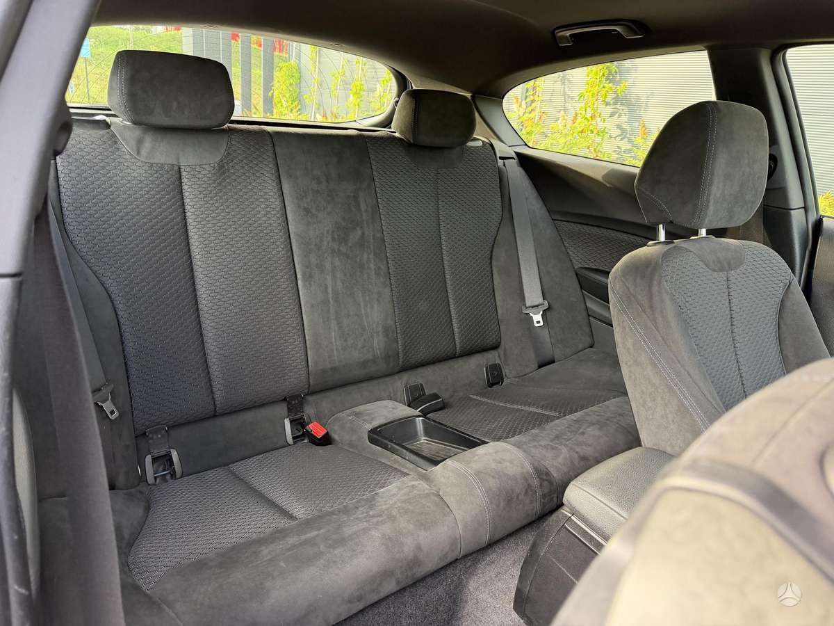 BMW 120, 2.0 l., hatchback