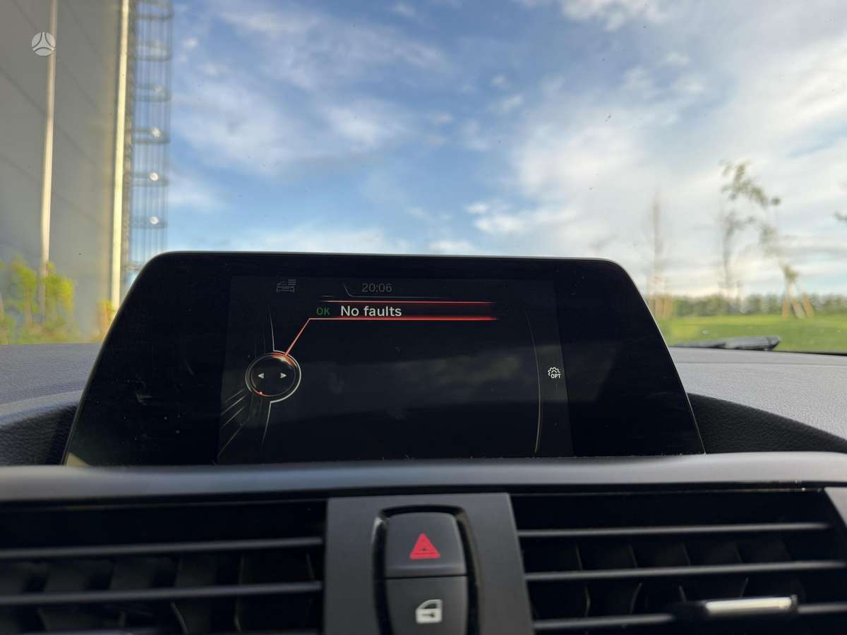 BMW 120, 2.0 l., hatchback