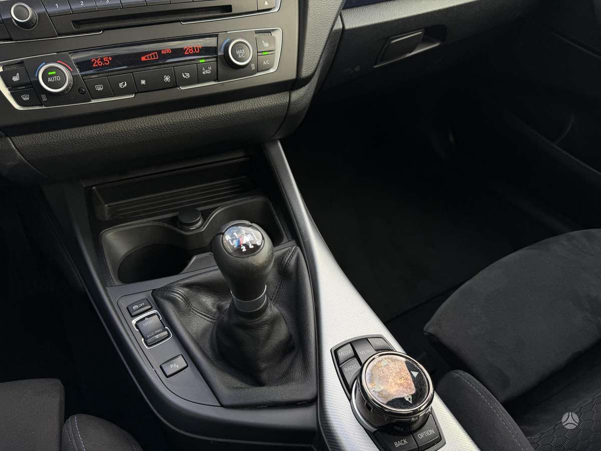 BMW 120, 2.0 l., hatchback