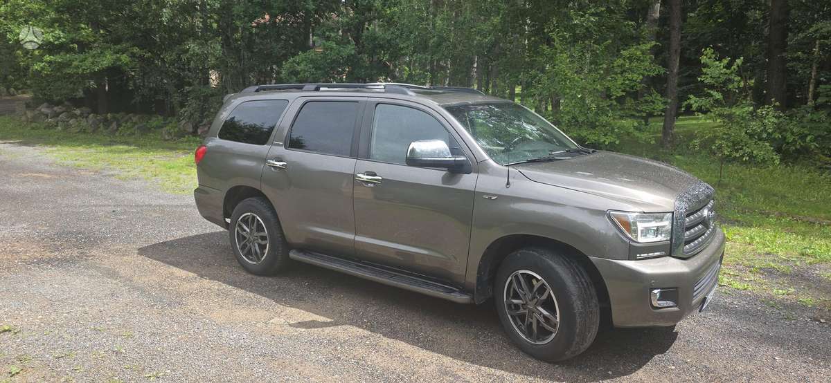 Toyota Sequoia - 4