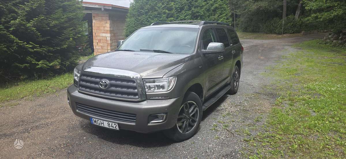 Toyota Sequoia - 5