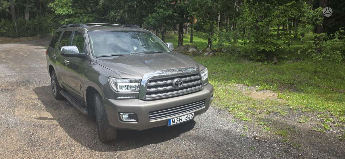 Toyota Sequoia - 6
