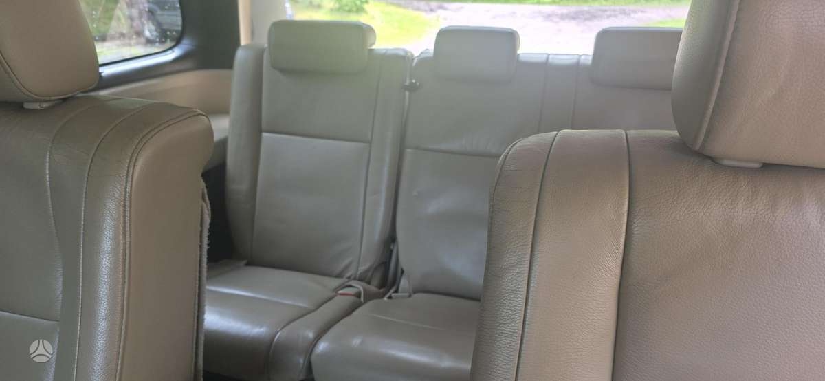 Toyota Sequoia - 8