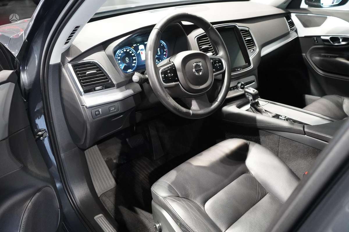 Volvo XC90 - 8