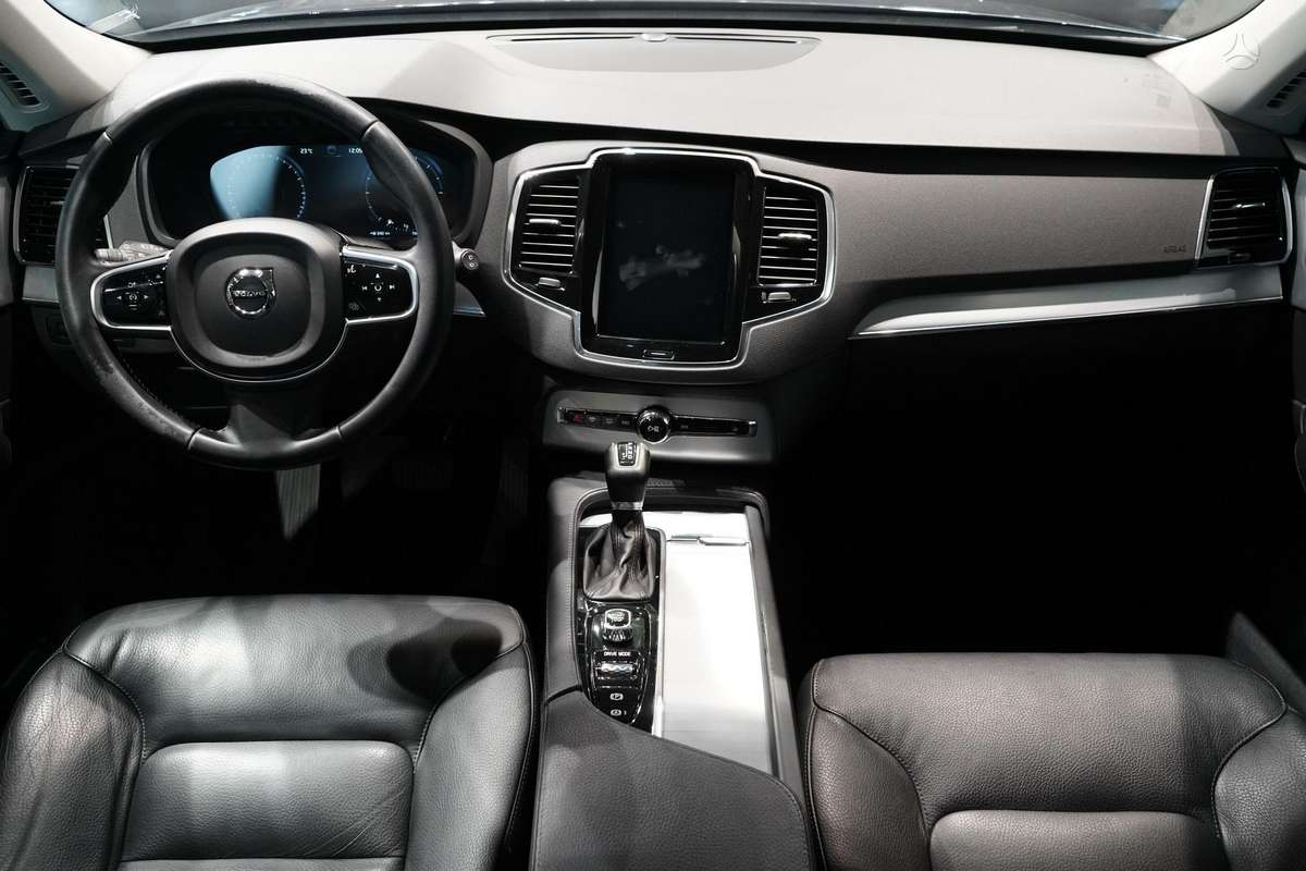 Volvo XC90 - 9