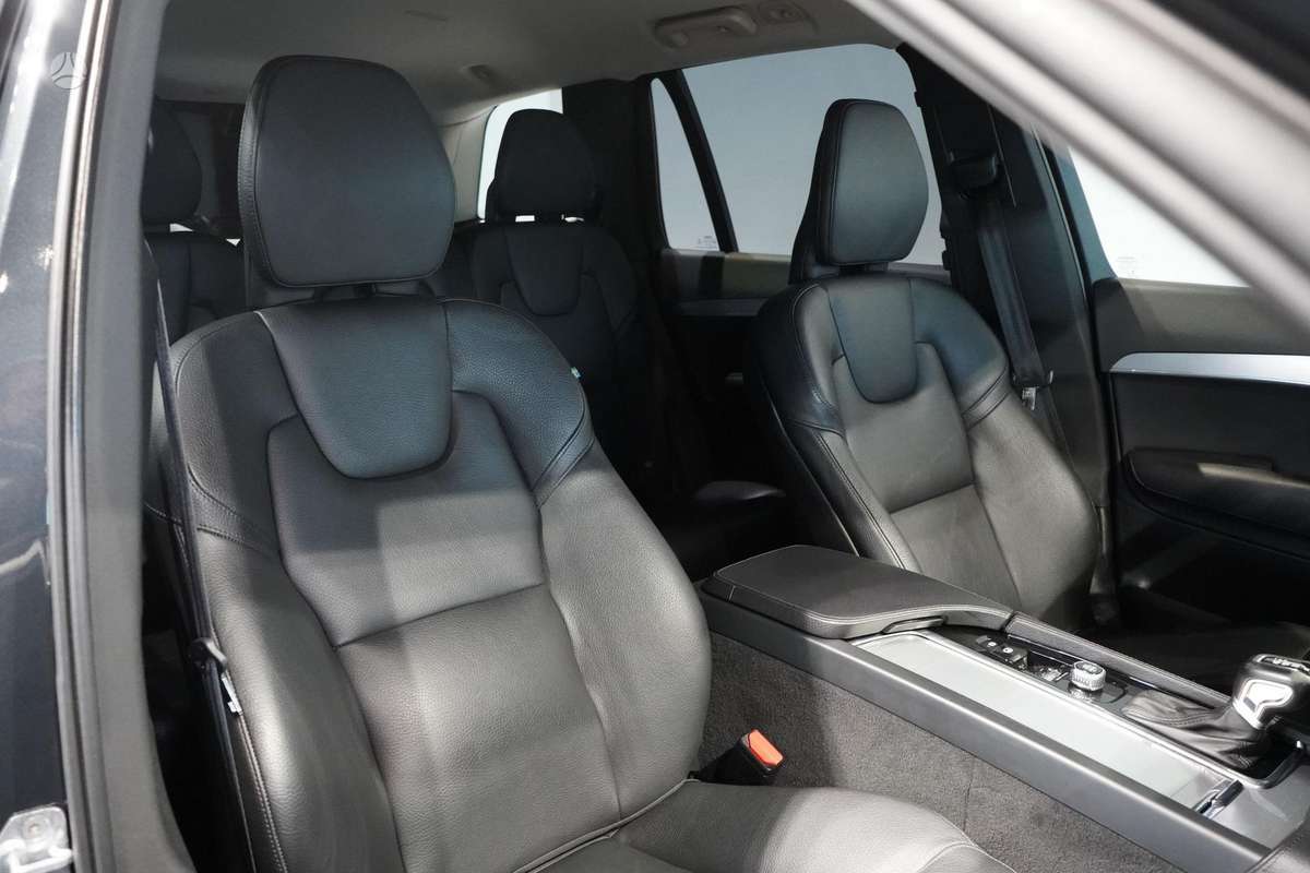 Volvo XC90 - 11
