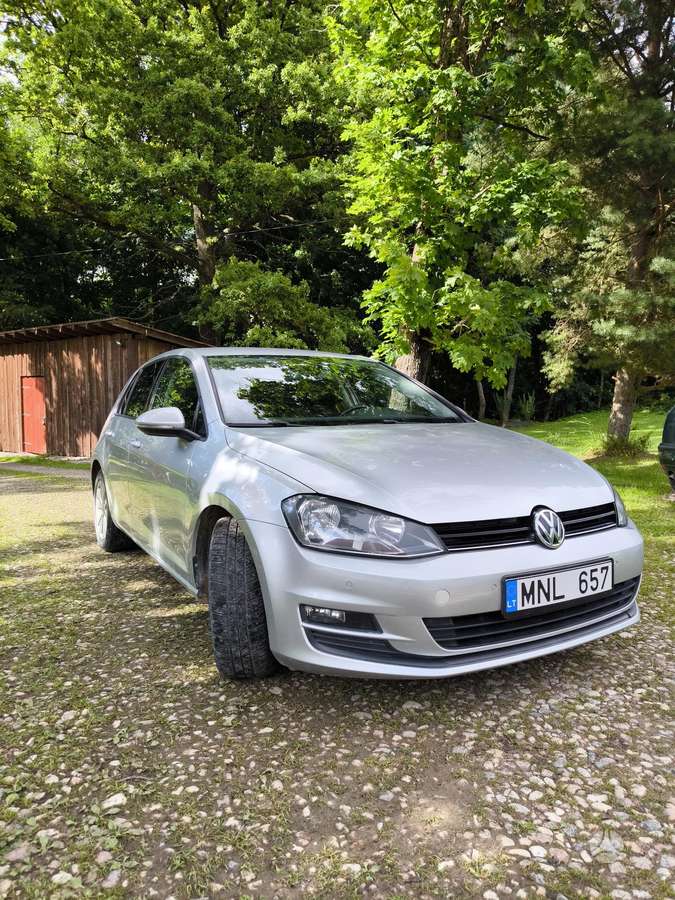 Volkswagen Golf - 1