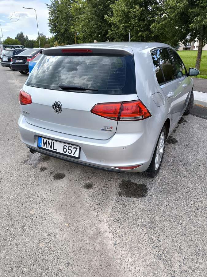 Volkswagen Golf - 6