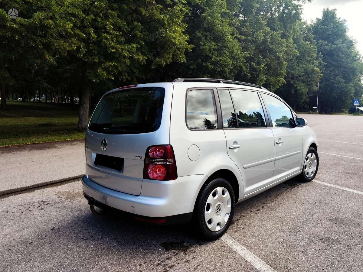 Volkswagen Touran - 3