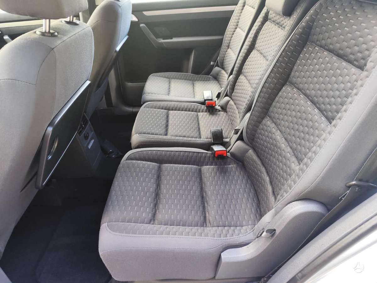 Volkswagen Touran - 9